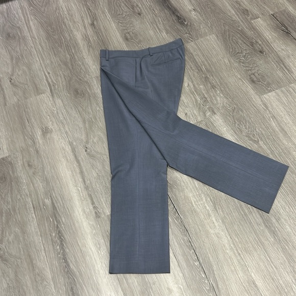 Tailored Theory pant suit in powder blue - Picture 3 of 11